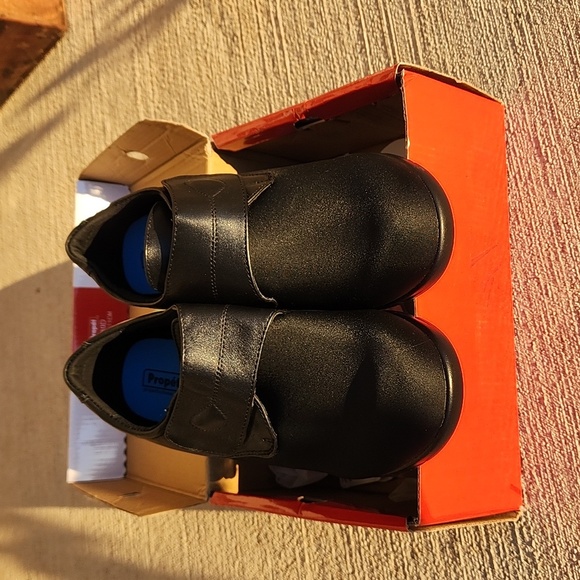 Propét Women's Wilma Hook and Loop Oxford Black Size 8 Casual Shoe Excellent - Picture 3 of 12